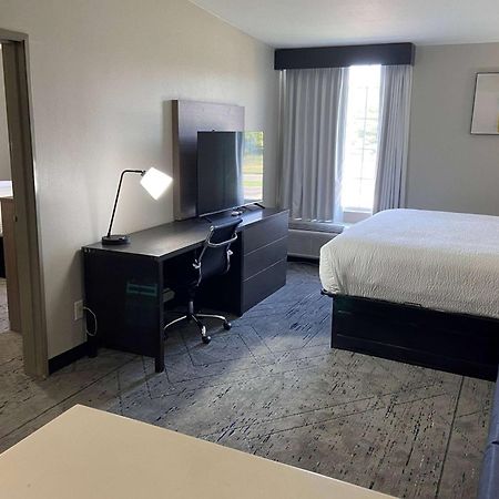 Days Inn & Suites By Wyndham Tahlequah Exterior foto
