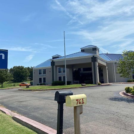 Days Inn & Suites By Wyndham Tahlequah Exterior foto