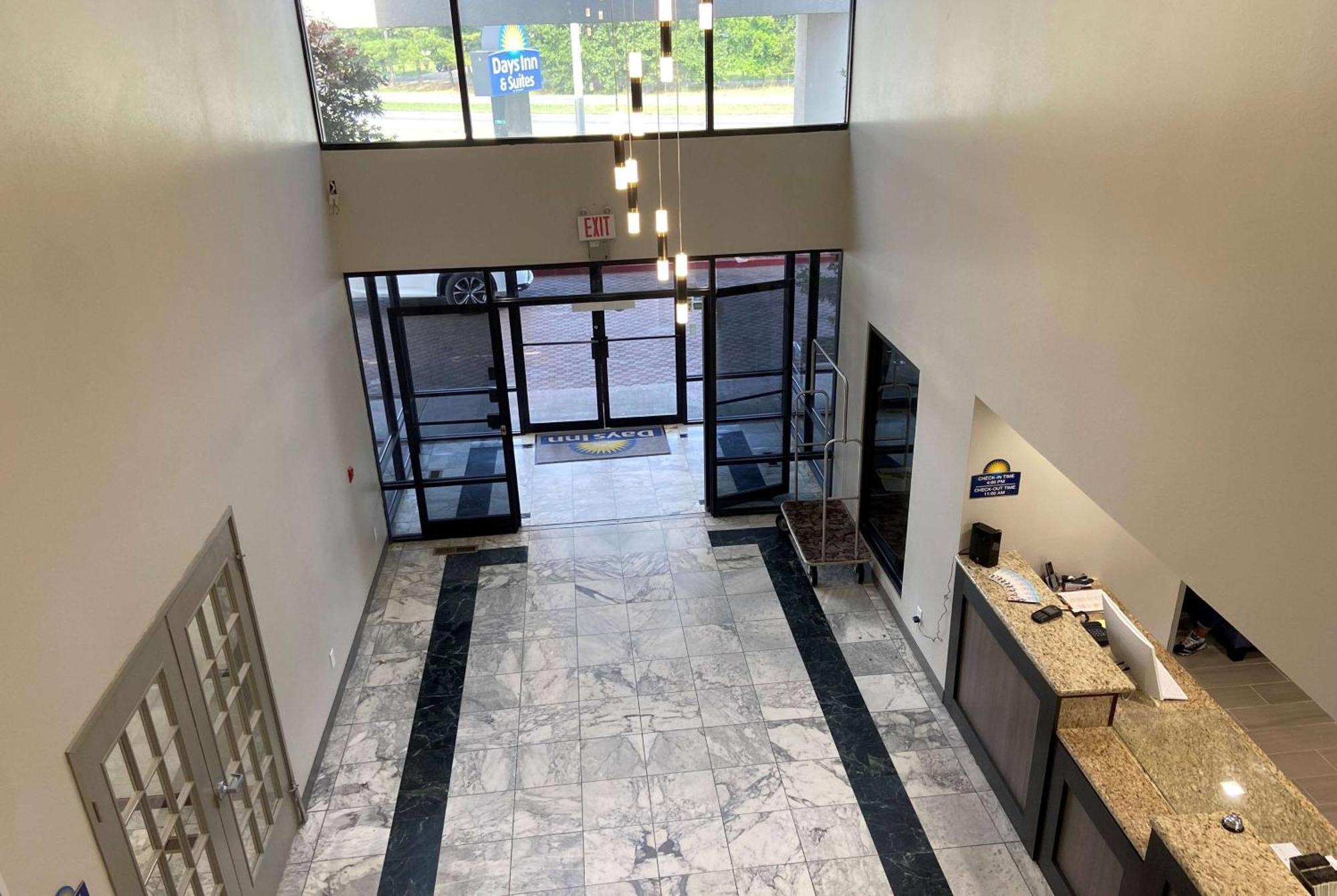 Days Inn & Suites By Wyndham Tahlequah Exterior foto